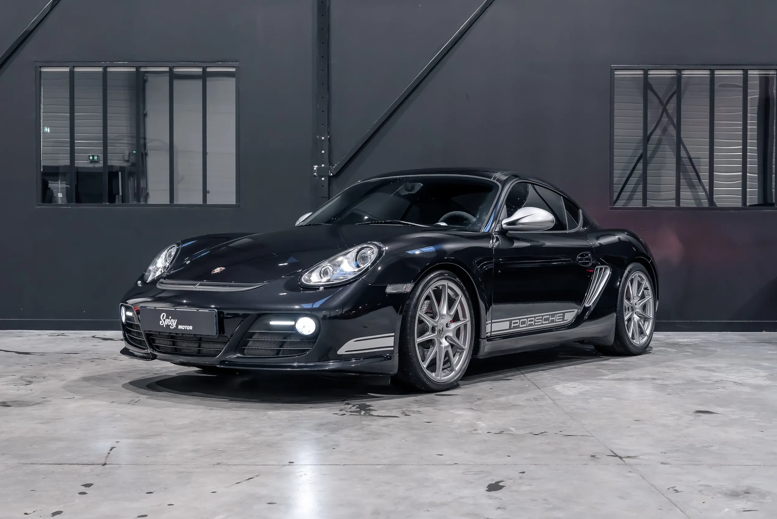 Spicy-Motor-Cayman-R-33_resultat-1